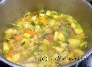 Gemüse andünsten und in Brühe aufkochen