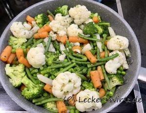 Leipziger Allerlei in Butter schwenken