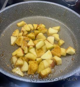 Apfel und Maronen karamellisieren