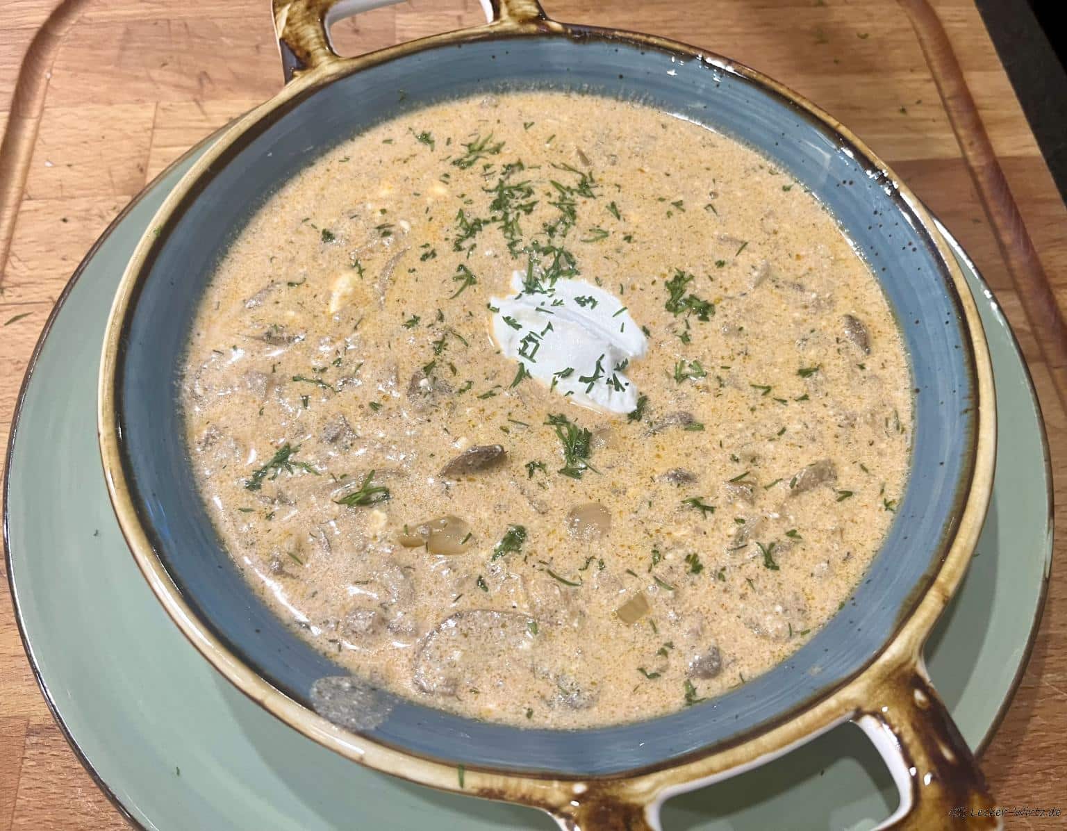 Ungarische Pilzsuppe aus dem Dutch Oven