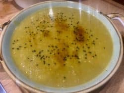 Indische Erbsensuppe