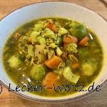 Asiatische Gemüsesuppe mit Hühnchen