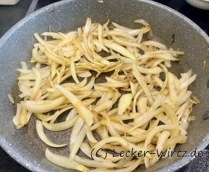 Zwiebeln anbraten und leicht karamellisieren