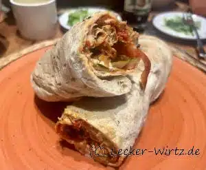 Dürüm mit Köfte gerollt