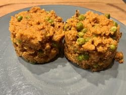 Tomaten-Couscous mit Thunfisch und Erbsen