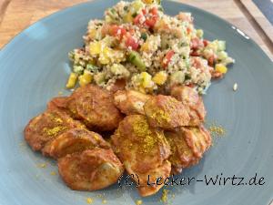 Currywurst mit Bulgursalat