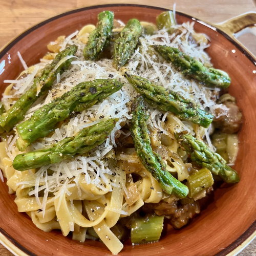 Carbonara di asparagi - Tagliatelle mit Spargel und Salsiccia