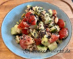 Gurken-Tomaten Salat mit Thunfisch und weißen Bohnen