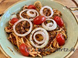 Spaghetti con tonno e pomodoro