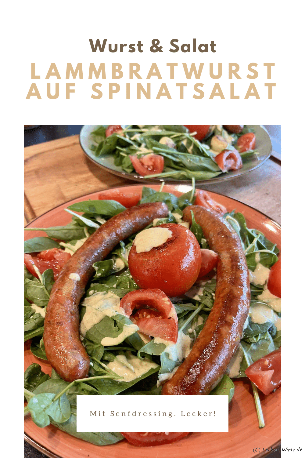 Lammbratwurst auf Spinatsalat mit Senfdressing