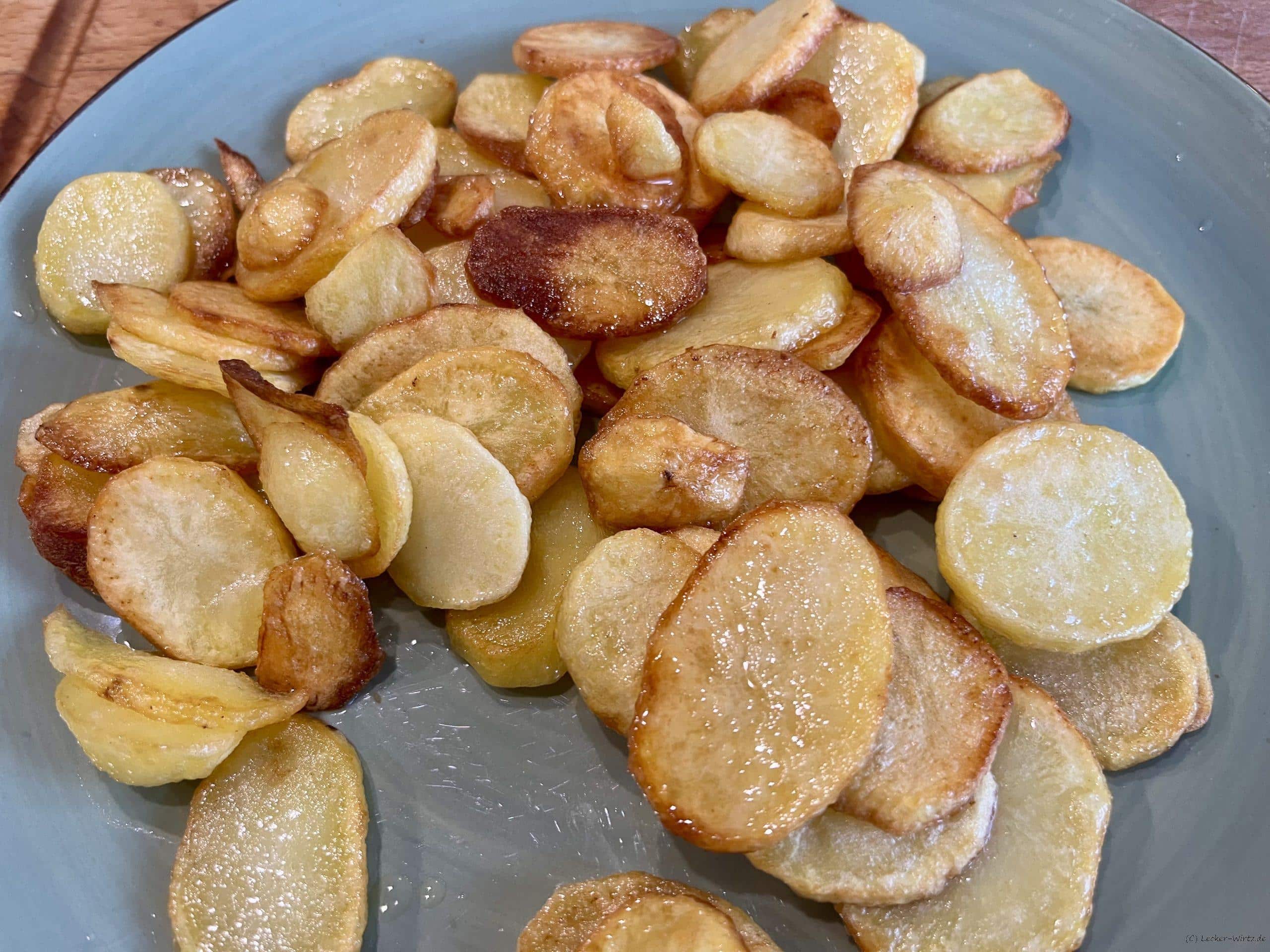 Krosse Bratkartoffeln aus rohen Kartoffeln