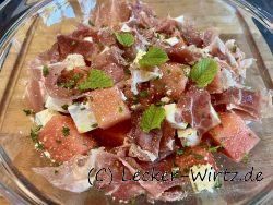 Wassermelone mit Feta und Schinken
