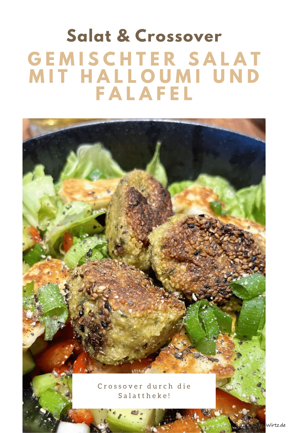 Gemischter Salat mit Halloumi und Falafel