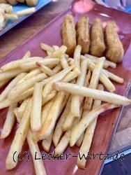 Fischstäbchen mit Pommes Frites