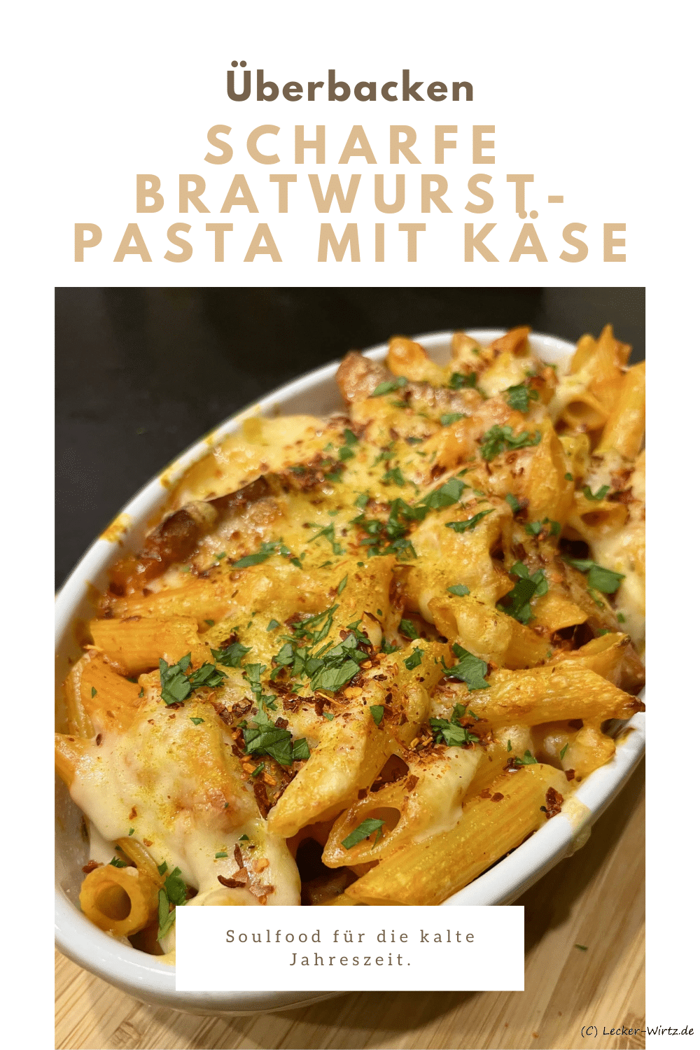 Scharfe Bratwurst-Pasta mit Käse