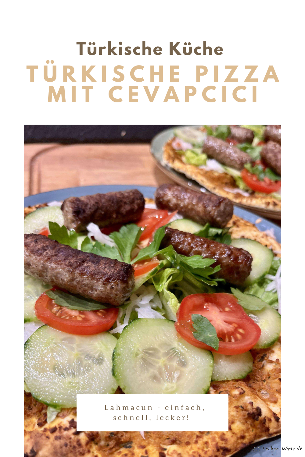 Türkische Pizza mit Hackfleischröllchen