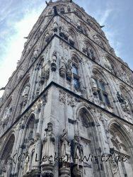 Figuren am Kölner Rathausturm