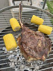 Tomahawk Steak auf dem Schwenkgrill