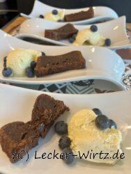 Fondant au chocolat mit Vanilleeis
