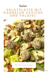 Gemischte Salatplatte mit Garnelen Ceviche und Falafel