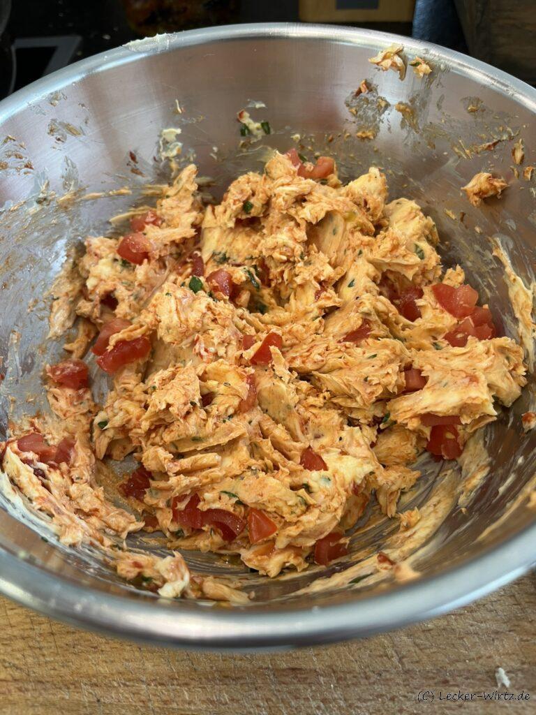 Bruschetta-Butter vermischen