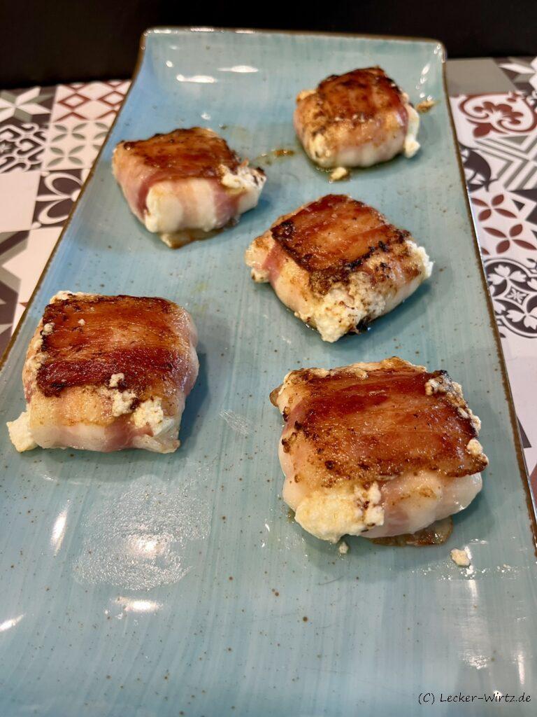 Ziegenkäse mit gegrilltem Bacon