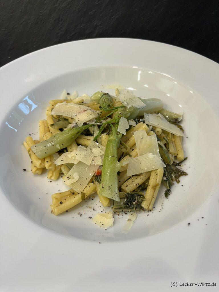 Puntarelle con Caserecce