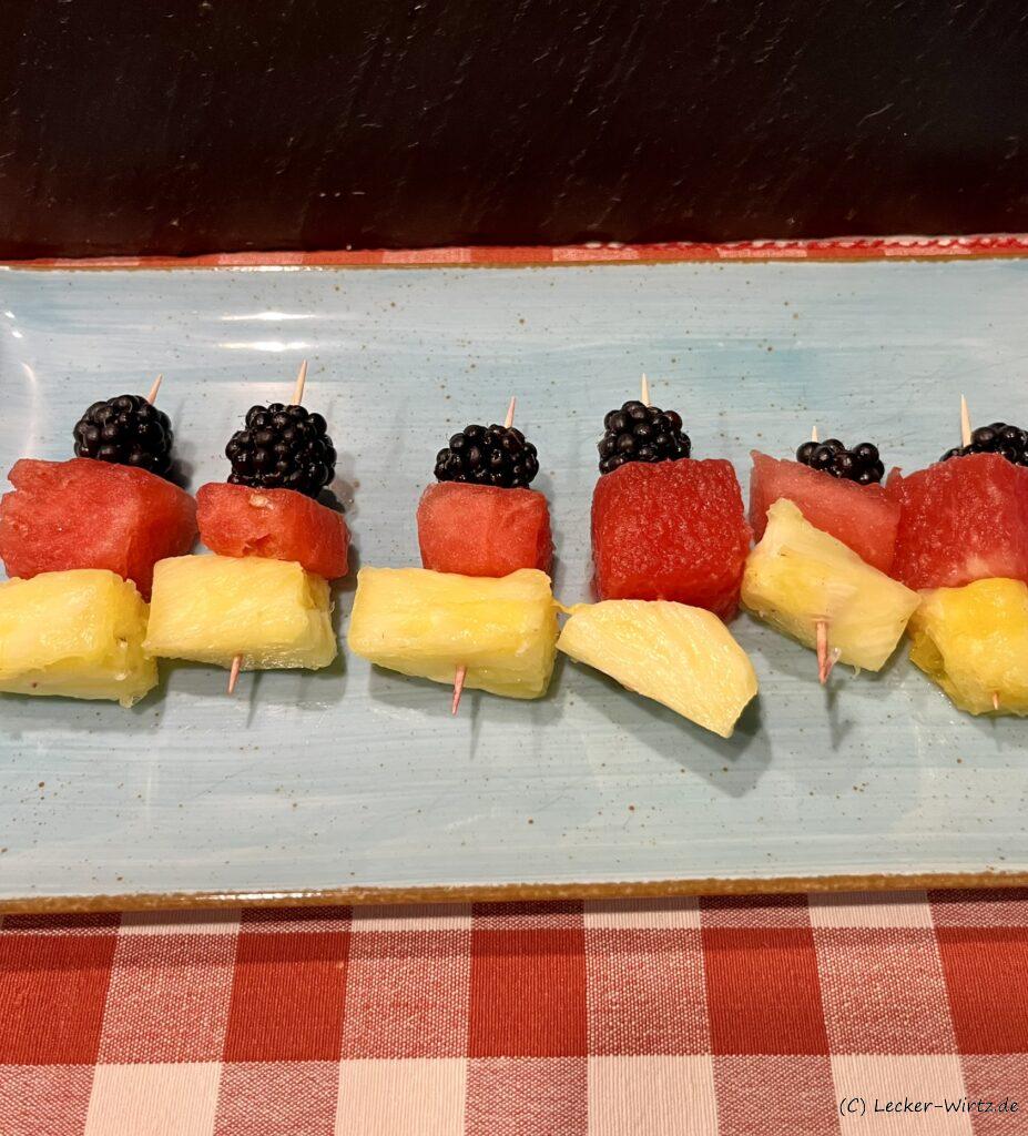 süße WM Obst-Spieße