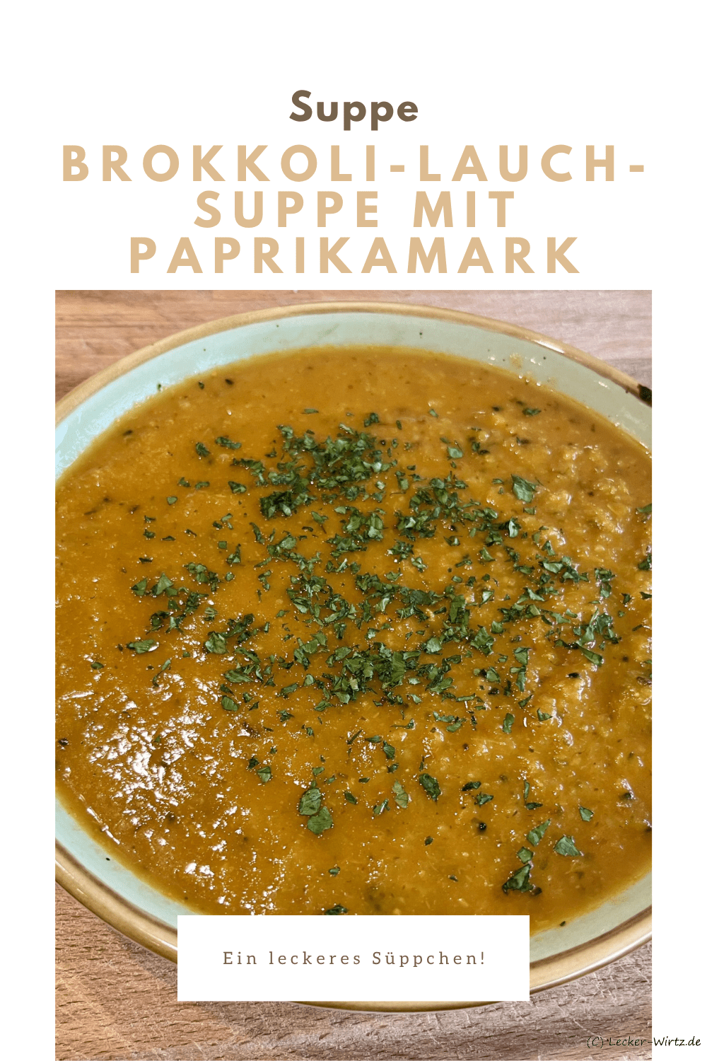 Brokkoli-Lauch-Suppe mit Paprikamark